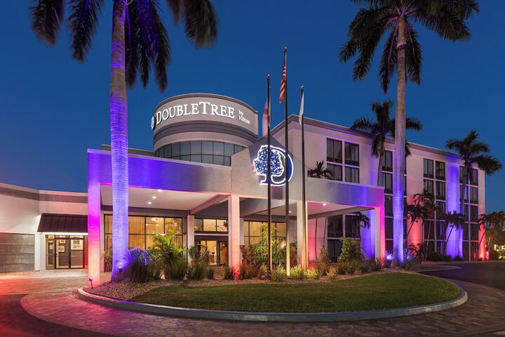 Doubletree by Hilton Fort Myers at Bell Tower Shops