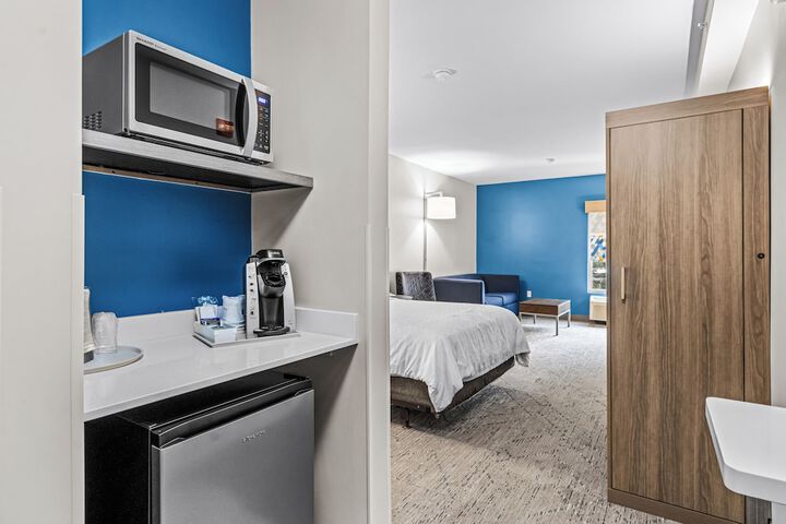 Holiday Inn Express Hotel & Suites Carneys Point by IHG