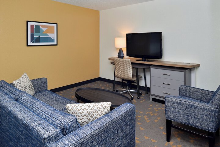 Room 33 of 72