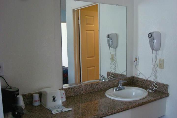 Room 16 of 29