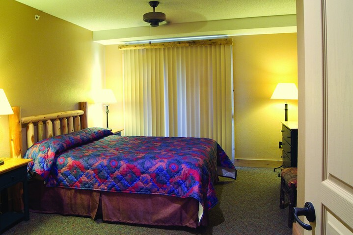 Room 26 of 85