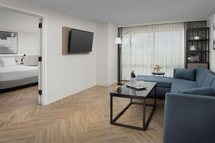 Room 21 of 64
