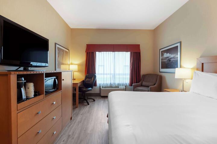 Best Western Grande Prairie Hotel & Suites