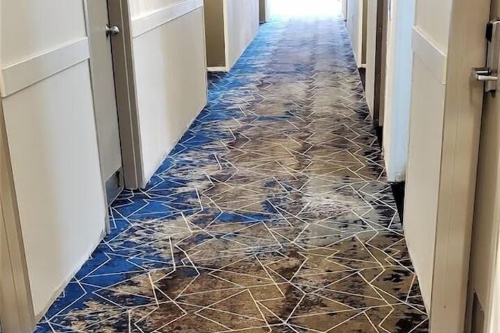 Ballroom/Hall 30 of 31