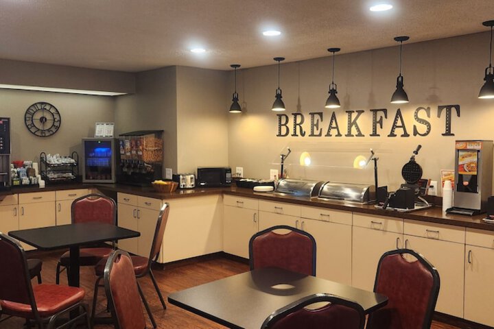 Ten Pin Inn & Suites