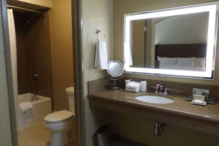 Room 70 of 129