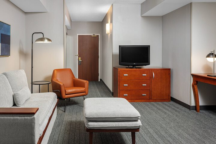 Room 12 of 38