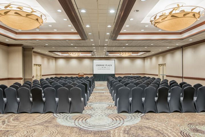 Crowne Plaza Knoxville Downtown University by IHG
