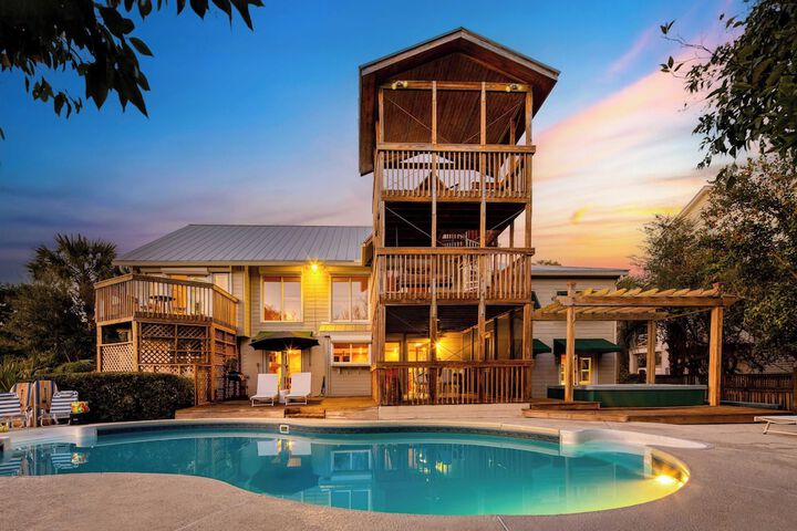 Raven by Avantstay Entertainers Dream w / Pool Hot Tub, Game Room! 9 Brs!