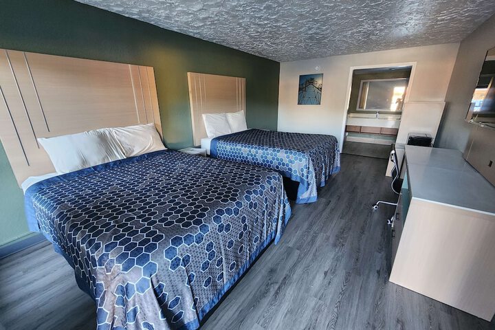 Room 12 of 17