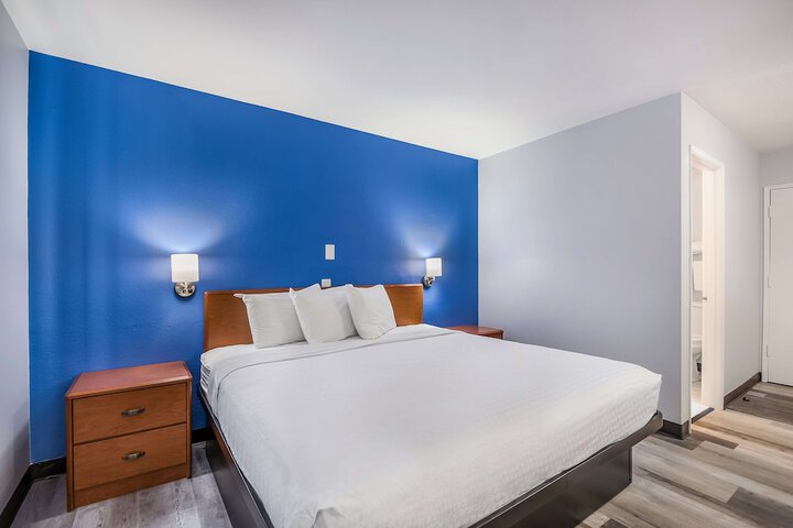 Room 14 of 32