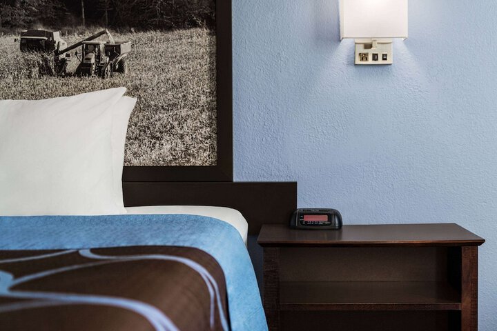 Room 16 of 30