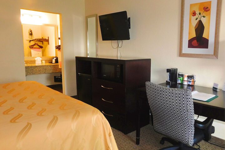 Room 13 of 22