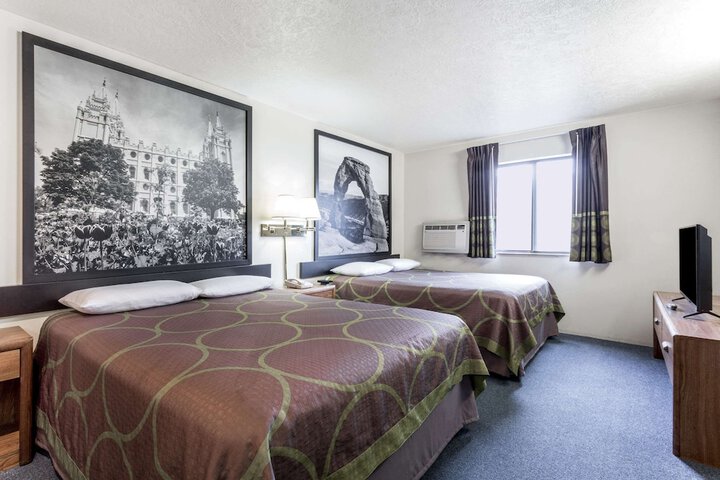 Room 14 of 15