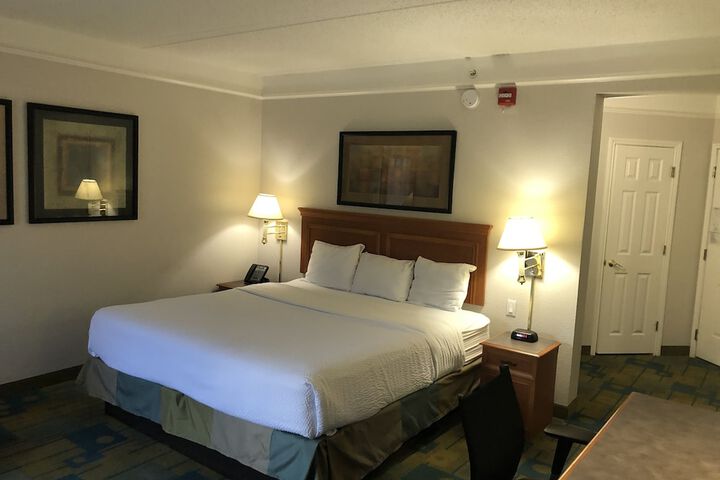 Room 35 of 59