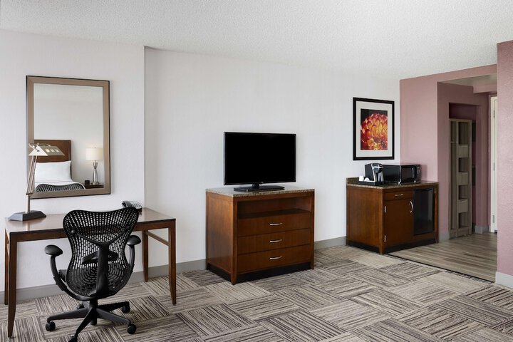Room 8 of 28