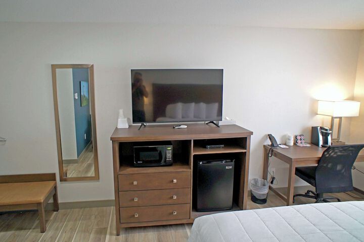 Room 30 of 77