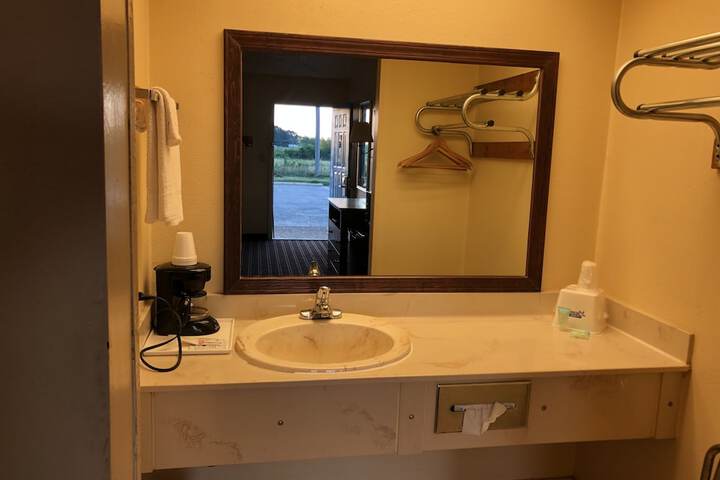 Room 18 of 27