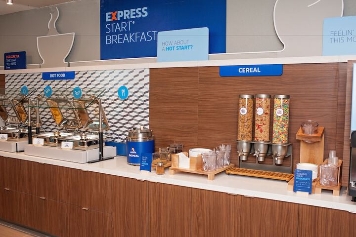 Breakfast/Coffee Service 19 of 25