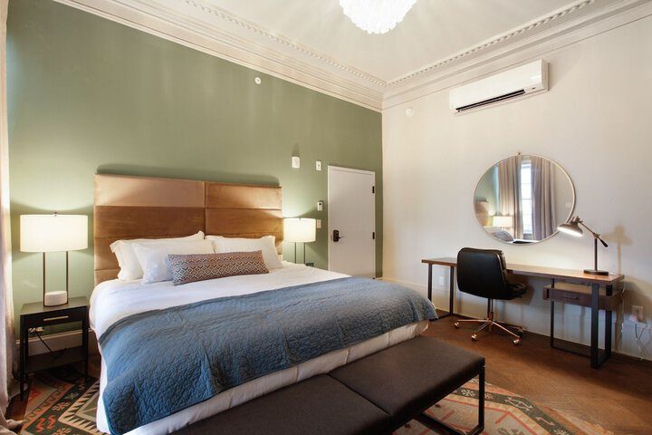 Room 21 of 164