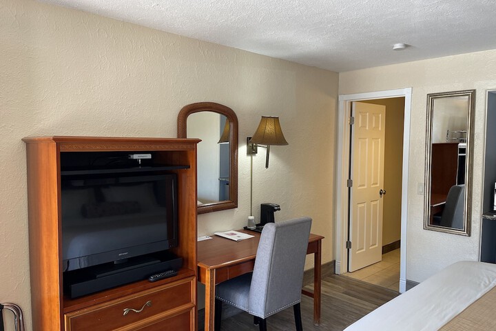 Room 44 of 66