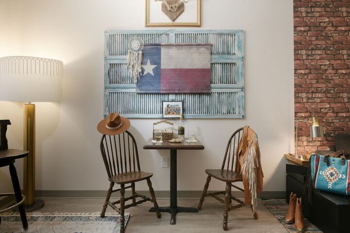 Room 15 of 35