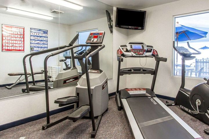 Quality Inn & Suites Fort Madison near Hwy 61
