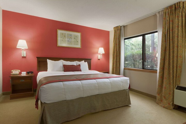 Room 14 of 24
