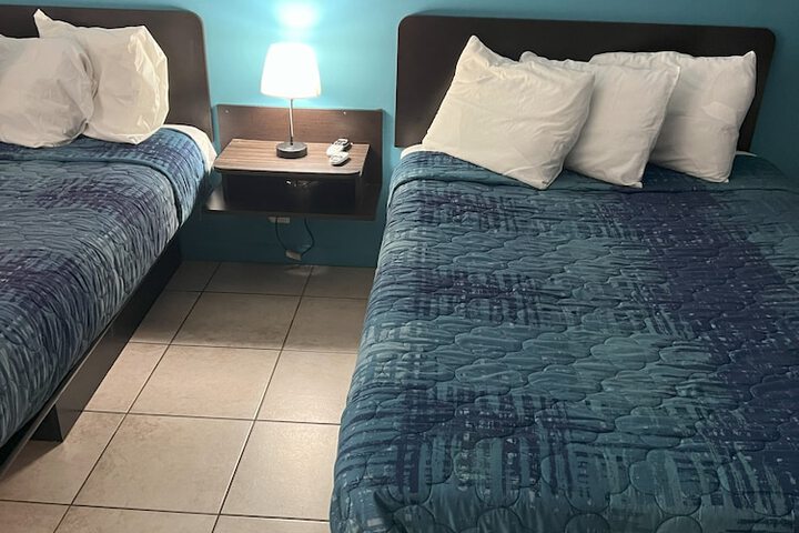 Room 14 of 38