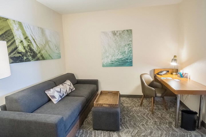 Room 9 of 19