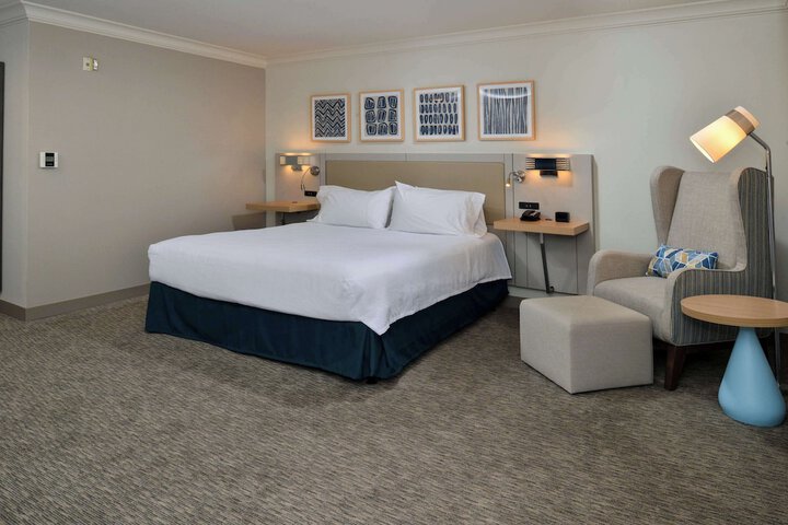 Room 34 of 93
