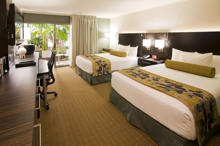 Oasis Hotel & Convention Center an Ascend Collection Hotel