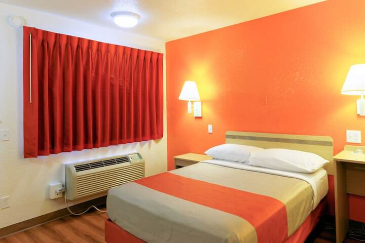 Room 17 of 25