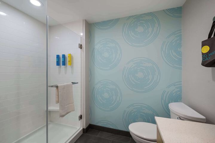 Room 6 of 30