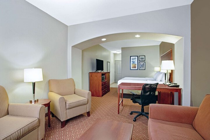 Room 14 of 36