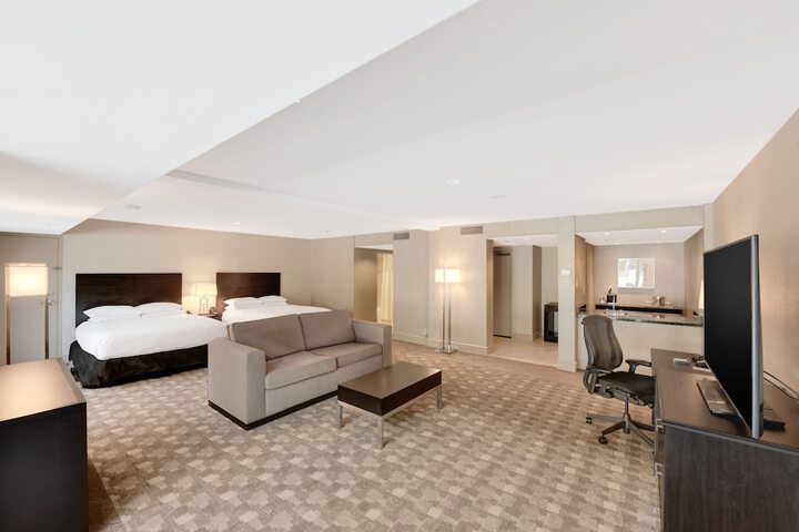 Room 30 of 100