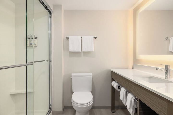 Holiday Inn Express Fayetteville – Fort Bragg by IHG
