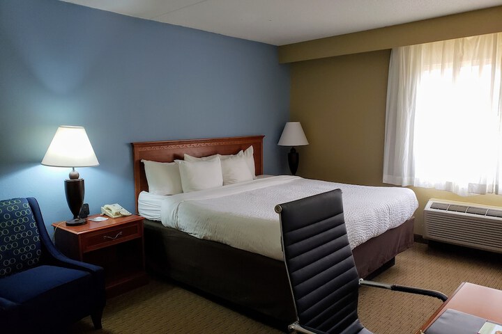 Room 34 of 131