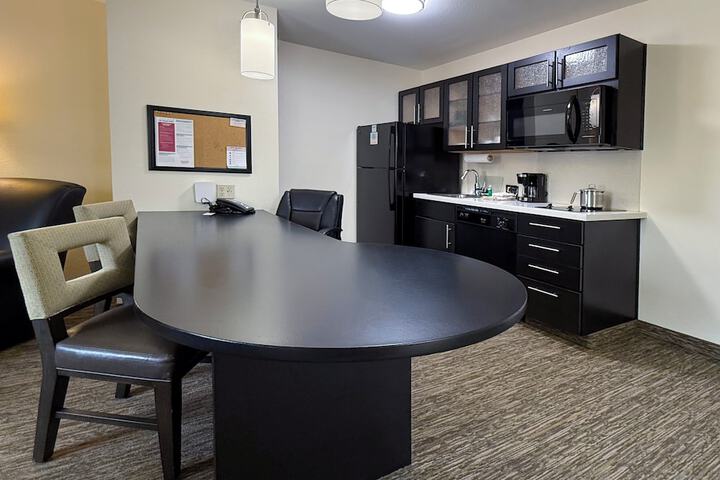 Candlewood Suites East Lansing by IHG