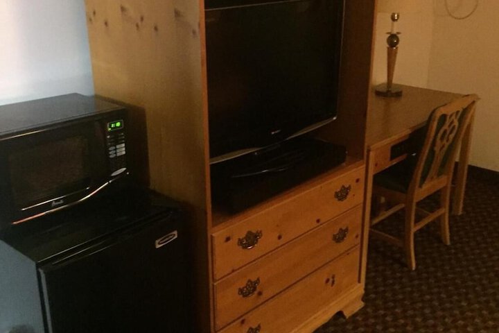 Room 16 of 27