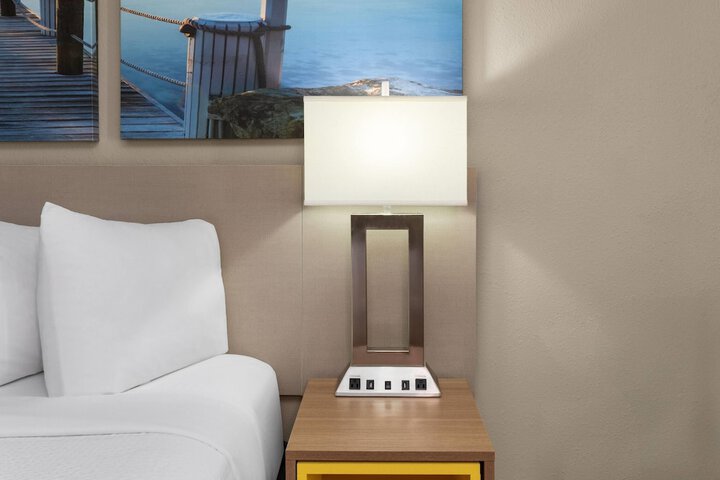 Days Inn by Wyndham Mountain Home