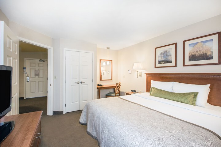 Room 25 of 27