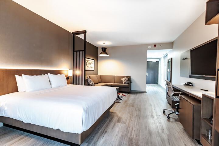 Room 13 of 50