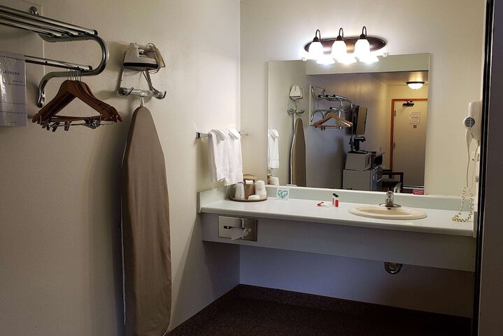 Room 25 of 63