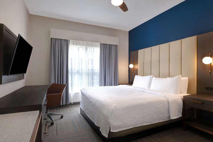 Room 15 of 52