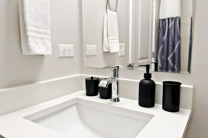 4BR Townhouse with Parking - WV rep 3