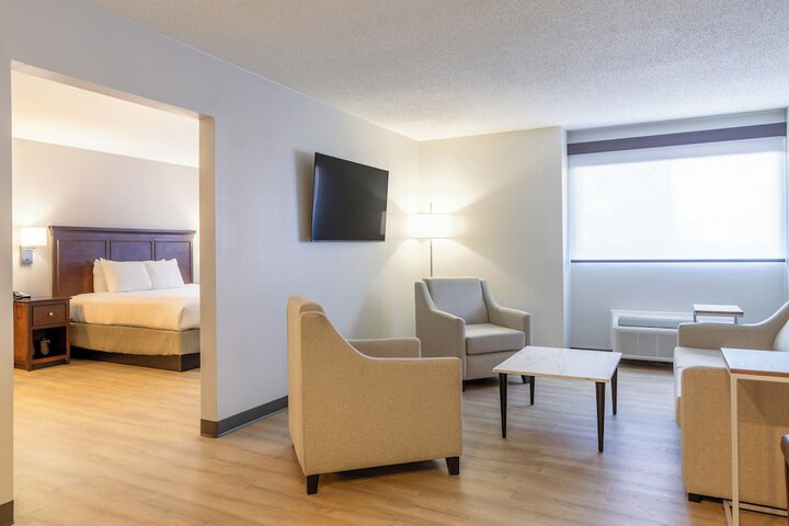 Best Western The Inn at Sharon / Foxboro