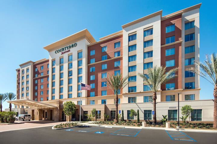 Courtyard Irvine Spectrum