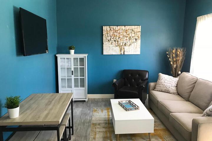 Baby Blue Sky - Price 2bd - Newly remodeled - nearby trails