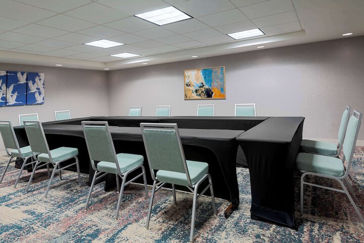 Homewood Suites by Hilton Tampa Airport - Westshore